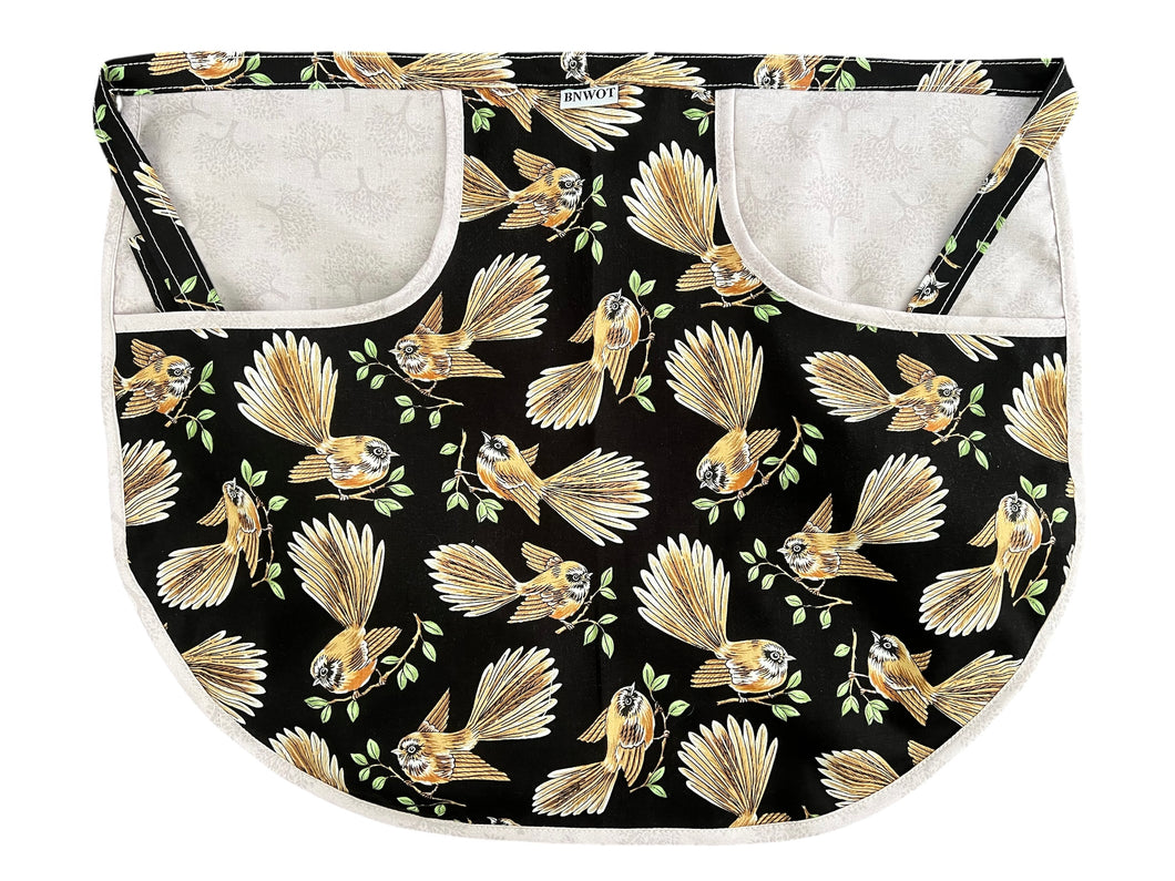 Peg Apron Fantails Black